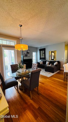 213 Hampton Pl Boulevard 213, North Greenbush, NY 12180