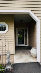 213 Hampton Pl Boulevard 213, North Greenbush, NY 12180