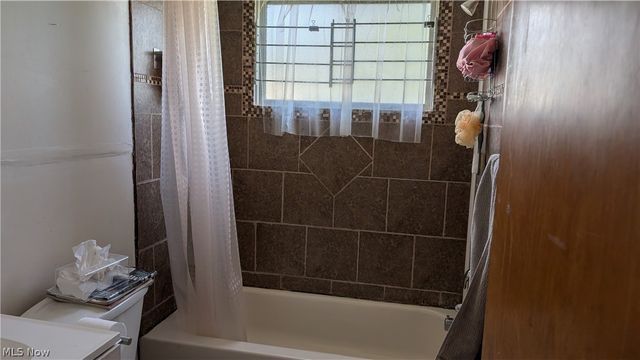 14909 Lotus Drive, Cleveland, OH 44128