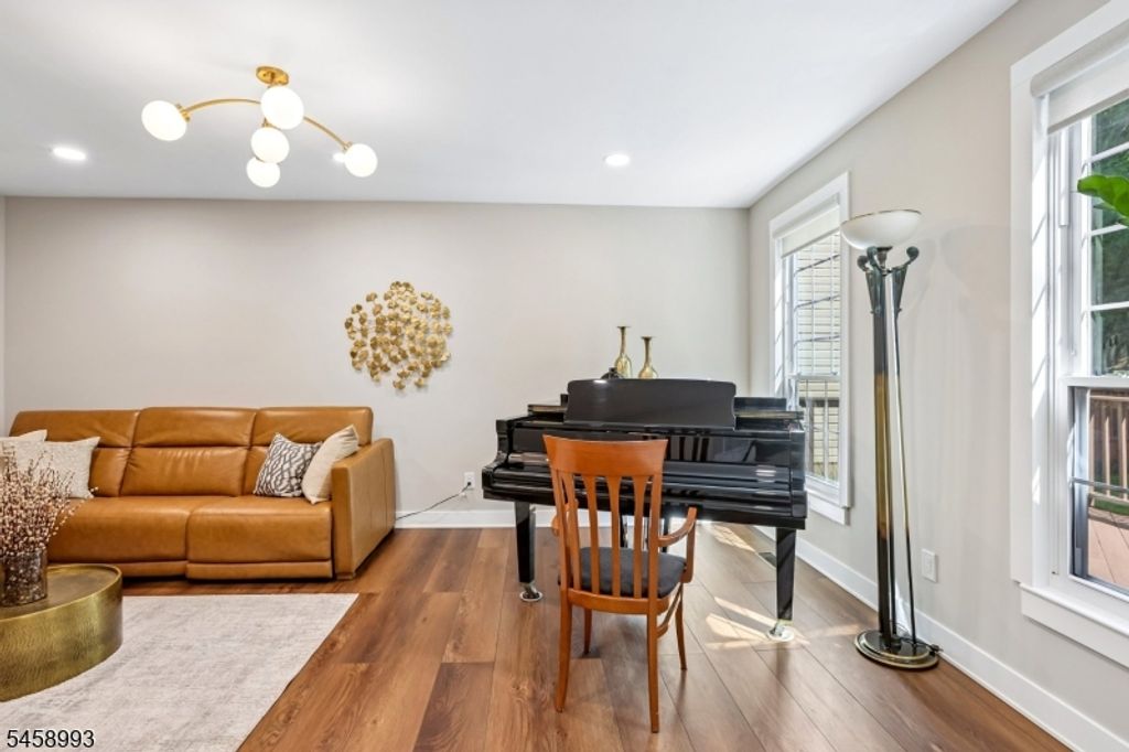 12 Clearwater Dr, Wayne Twp., NJ 07470 — photo 2