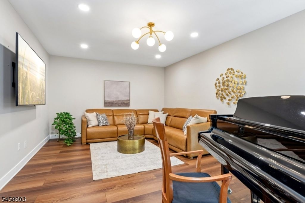 12 Clearwater Dr, Wayne Twp., NJ 07470 — photo 5