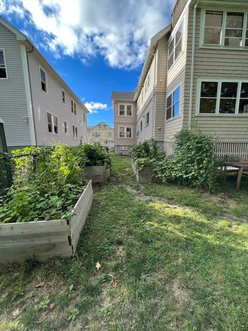 102-104 Varnum St 1, Arlington, MA 02474