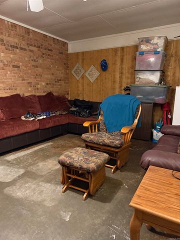 810 E 8th Street, Rector, AR 72461