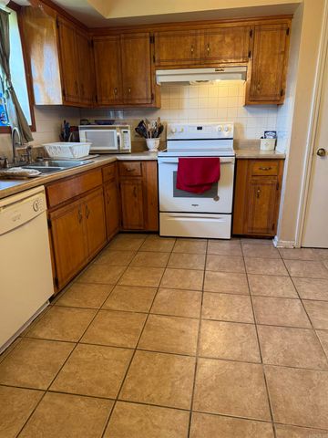 810 E 8th Street, Rector, AR 72461