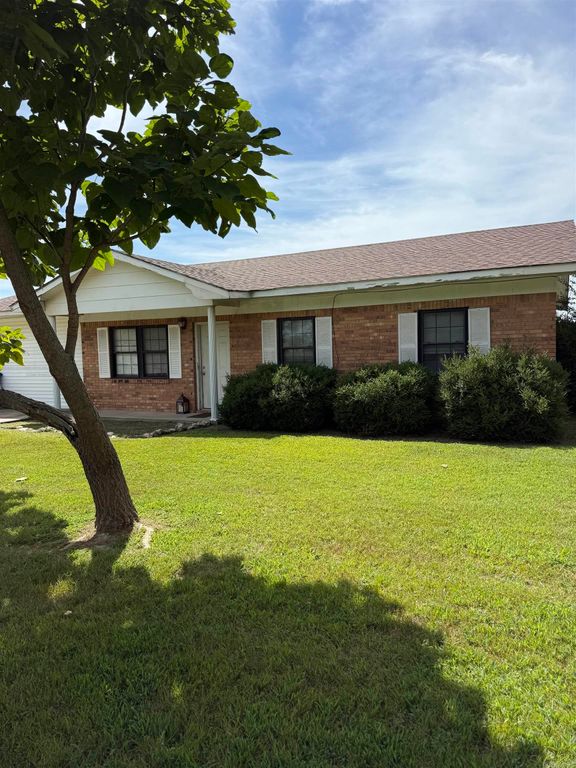 810 E 8th Street, Rector, AR 72461