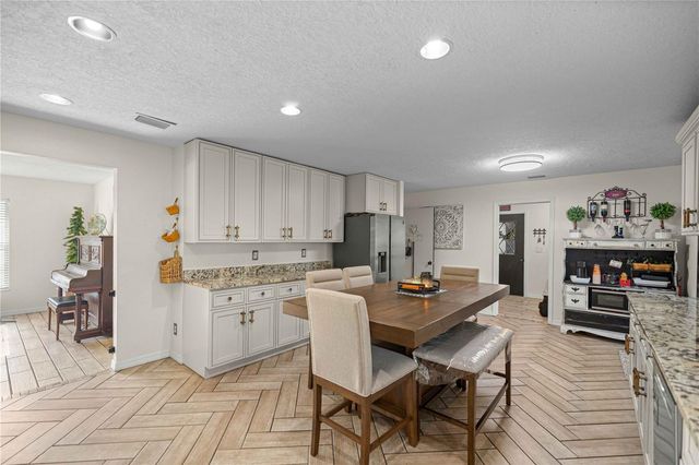 1166 SE 44TH AVENUE, Ocala, FL 34471