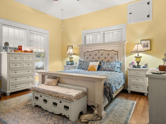 103 S 7th St, Leesville, LA 71446