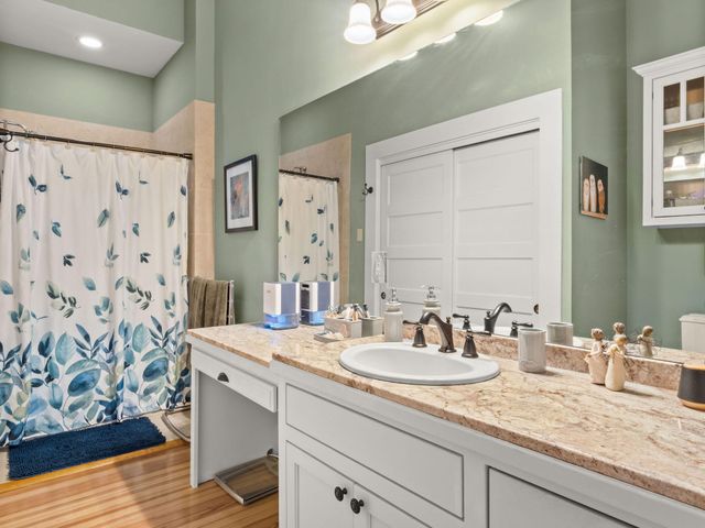 103 S 7th St, Leesville, LA 71446