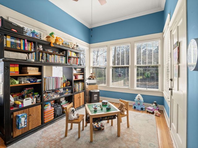 103 S 7th St, Leesville, LA 71446