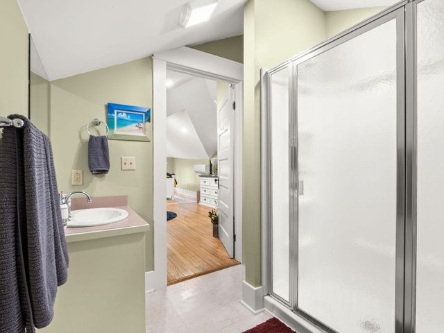 103 S 7th St, Leesville, LA 71446