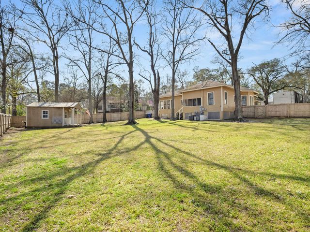 103 S 7th St, Leesville, LA 71446
