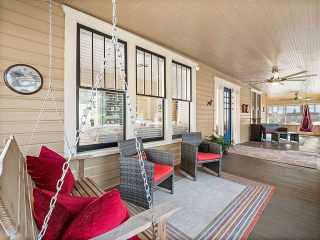 103 S 7th St, Leesville, LA 71446