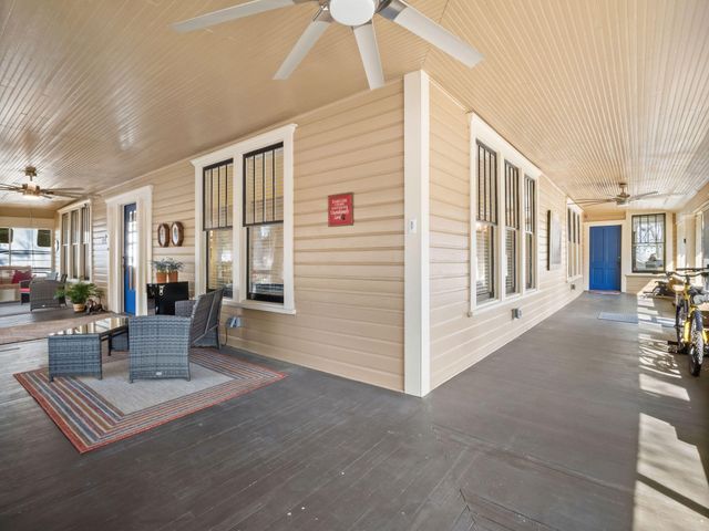 103 S 7th St, Leesville, LA 71446