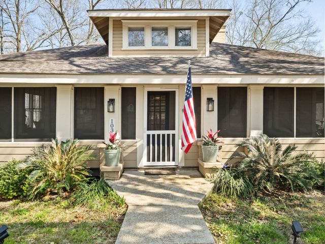 103 S 7th St, Leesville, LA 71446