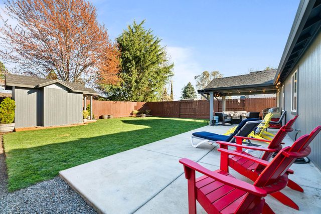 2033 Milton Lane, Medford, OR 97501