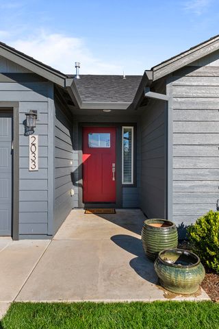 2033 Milton Lane, Medford, OR 97501