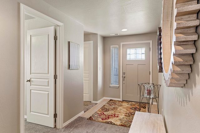 2033 Milton Lane, Medford, OR 97501