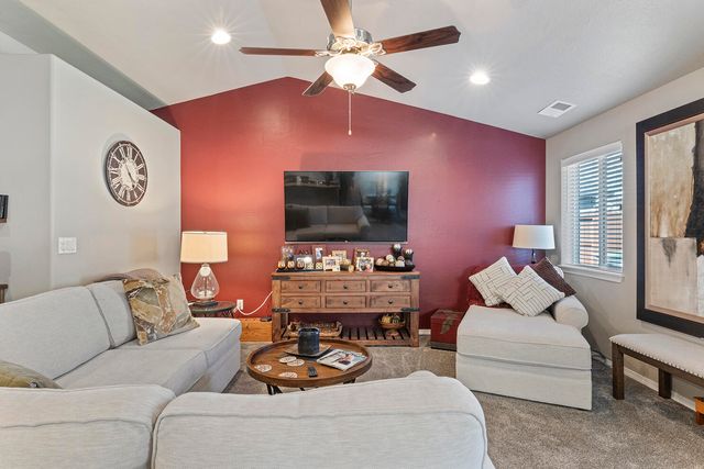 2033 Milton Lane, Medford, OR 97501