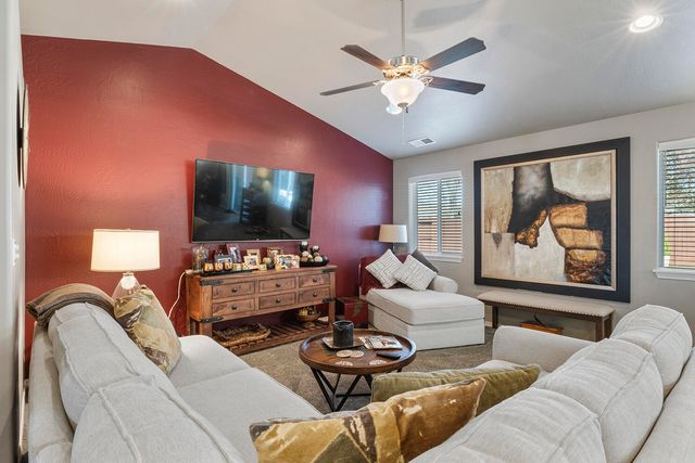 2033 Milton Lane, Medford, OR 97501