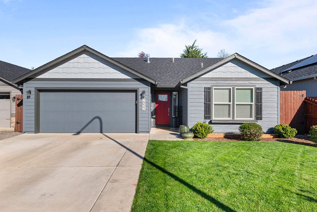 2033 Milton Lane, Medford, OR 97501