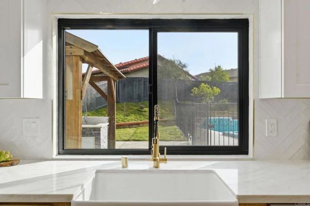 4375 Calle De Vida, San Diego, CA 92124