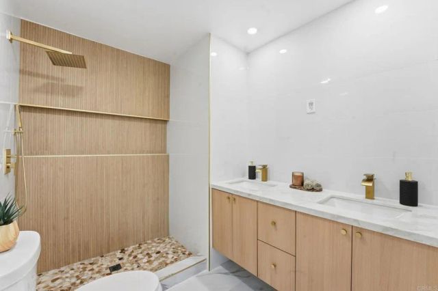 4375 Calle De Vida, San Diego, CA 92124