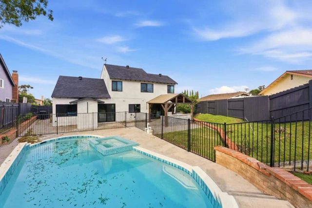 4375 Calle De Vida, San Diego, CA 92124