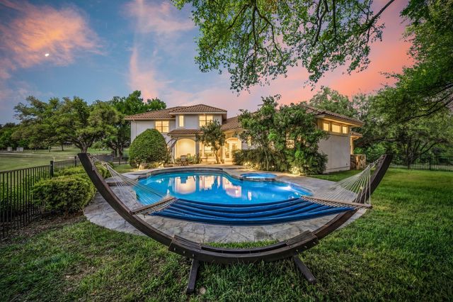 402 Zephyr ST, Lakeway, TX 78734