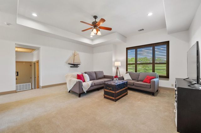 402 Zephyr ST, Lakeway, TX 78734