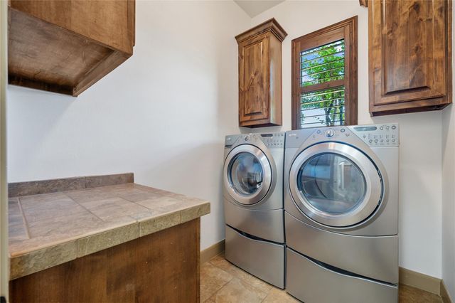 402 Zephyr ST, Lakeway, TX 78734