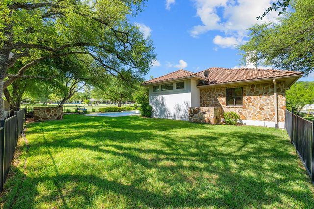 402 Zephyr ST, Lakeway, TX 78734