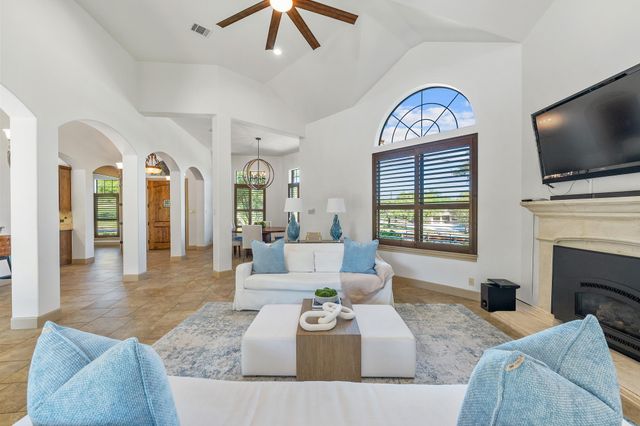 402 Zephyr ST, Lakeway, TX 78734