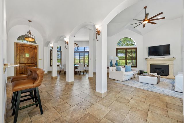 402 Zephyr ST, Lakeway, TX 78734