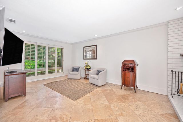 1257 Vanderbilt Way, Sacramento, CA 95825