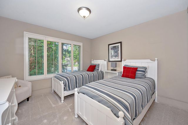 1257 Vanderbilt Way, Sacramento, CA 95825