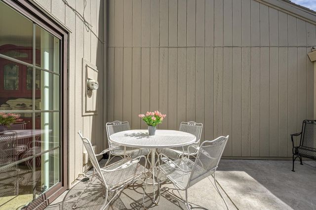 1257 Vanderbilt Way, Sacramento, CA 95825