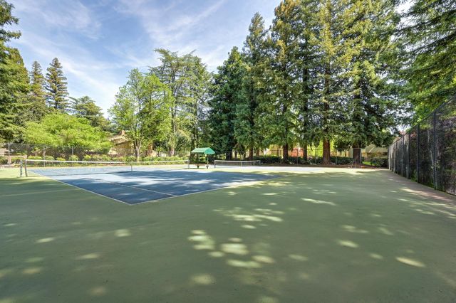 1257 Vanderbilt Way, Sacramento, CA 95825