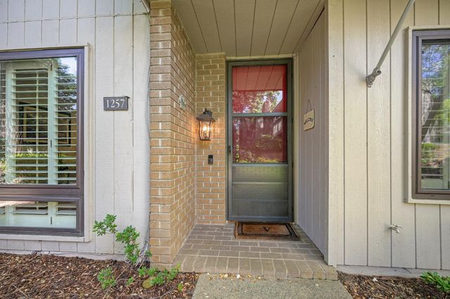 1257 Vanderbilt Way, Sacramento, CA 95825