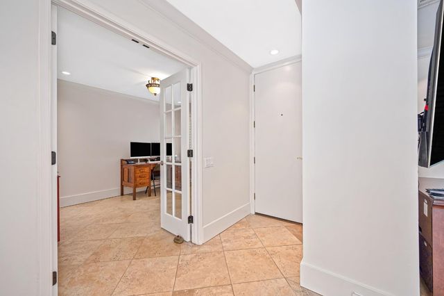 1257 Vanderbilt Way, Sacramento, CA 95825