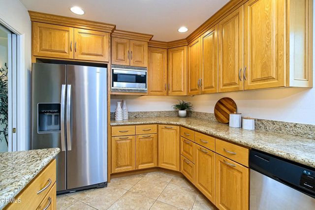 284 Bent Twig Avenue, Camarillo, CA 93012