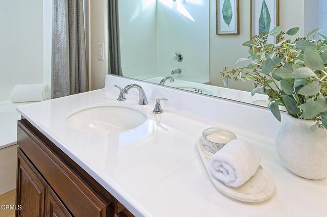 284 Bent Twig Avenue, Camarillo, CA 93012