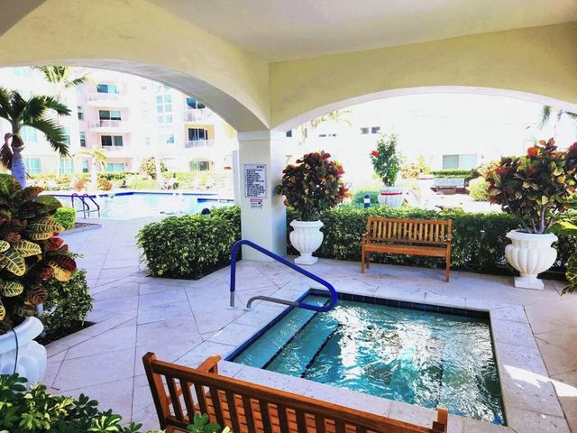 806 E Windward Way 617, Lantana, FL 33462