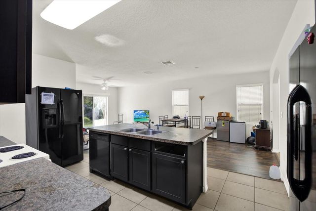 10219 HAWK STORM AVENUE, Tampa, FL 33610