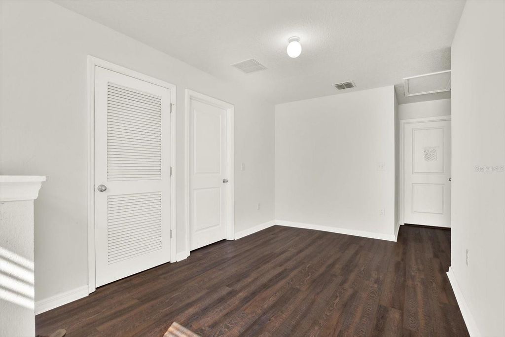 Image 15 of property listing at 10219 HAWK STORM AVENUE, Tampa, FL 33610