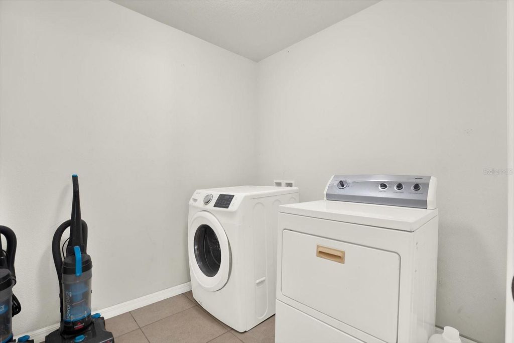 Image 24 of property listing at 10219 HAWK STORM AVENUE, Tampa, FL 33610