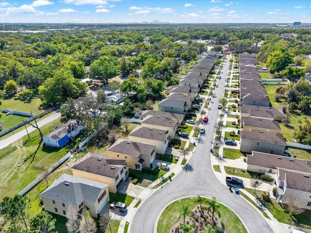 Image 31 of property listing at 10219 HAWK STORM AVENUE, Tampa, FL 33610