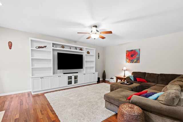 2209 Burns Court, Lexington, KY 40513