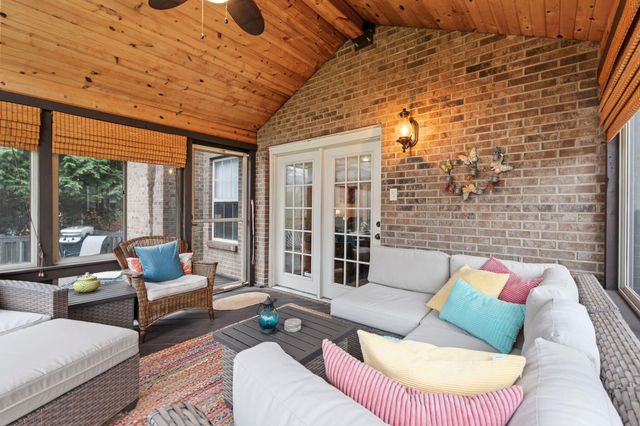 2209 Burns Court, Lexington, KY 40513