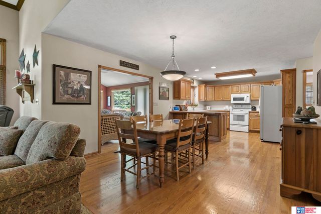 5940 Cross Creek Road, Lincoln, NE 68516