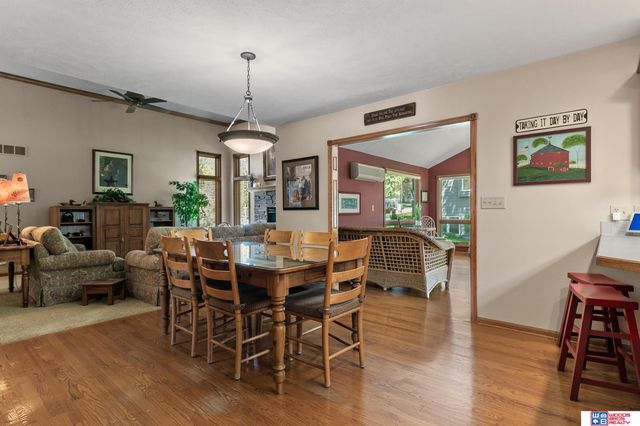 5940 Cross Creek Road, Lincoln, NE 68516